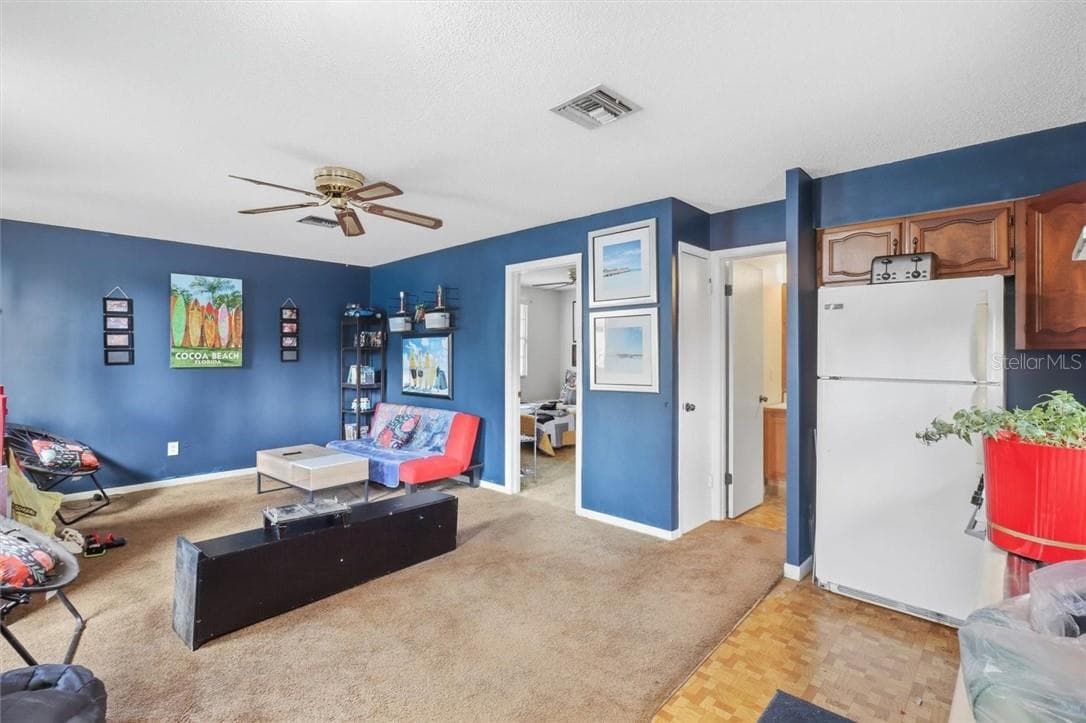 Apartment livingroom - 360 S Inglis AVE, INGLIS FL 34449