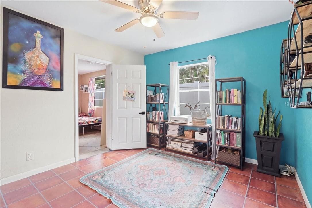 Spareroom 1 - 360 S Inglis AVE, INGLIS FL 34449