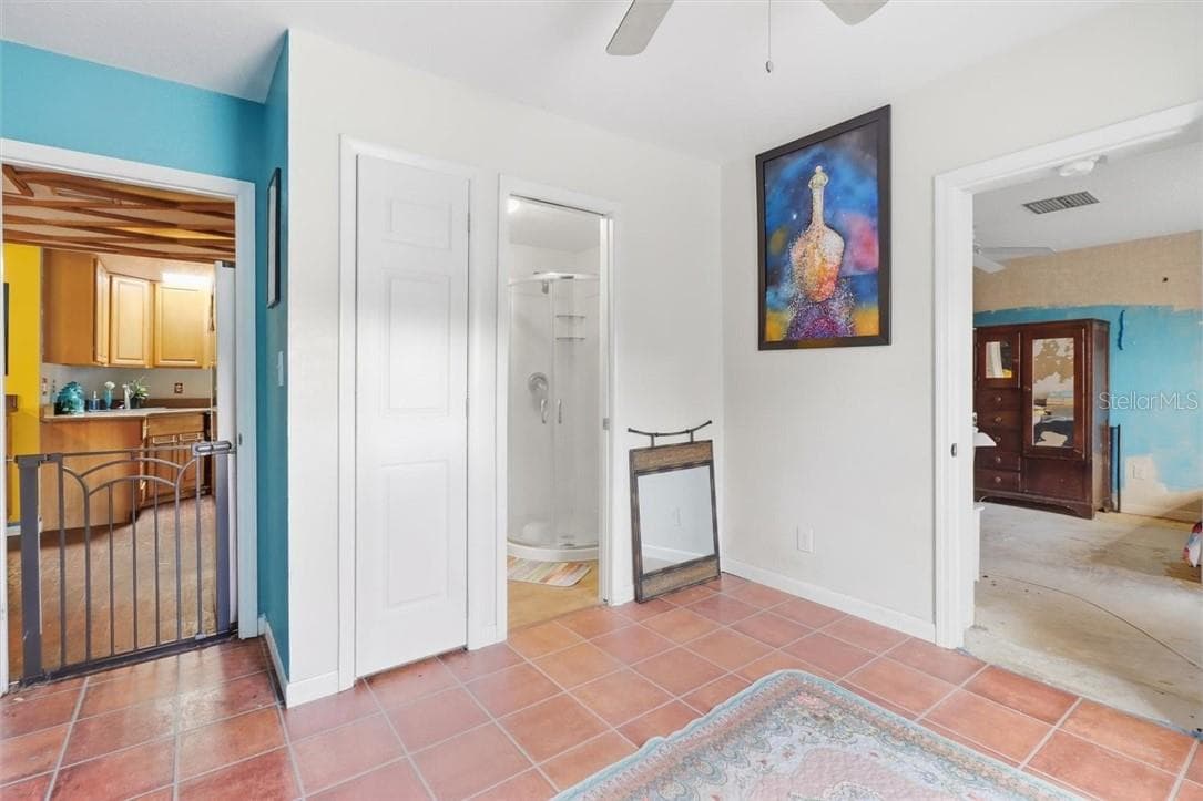 Spareroom 1 - 360 S Inglis AVE, INGLIS FL 34449