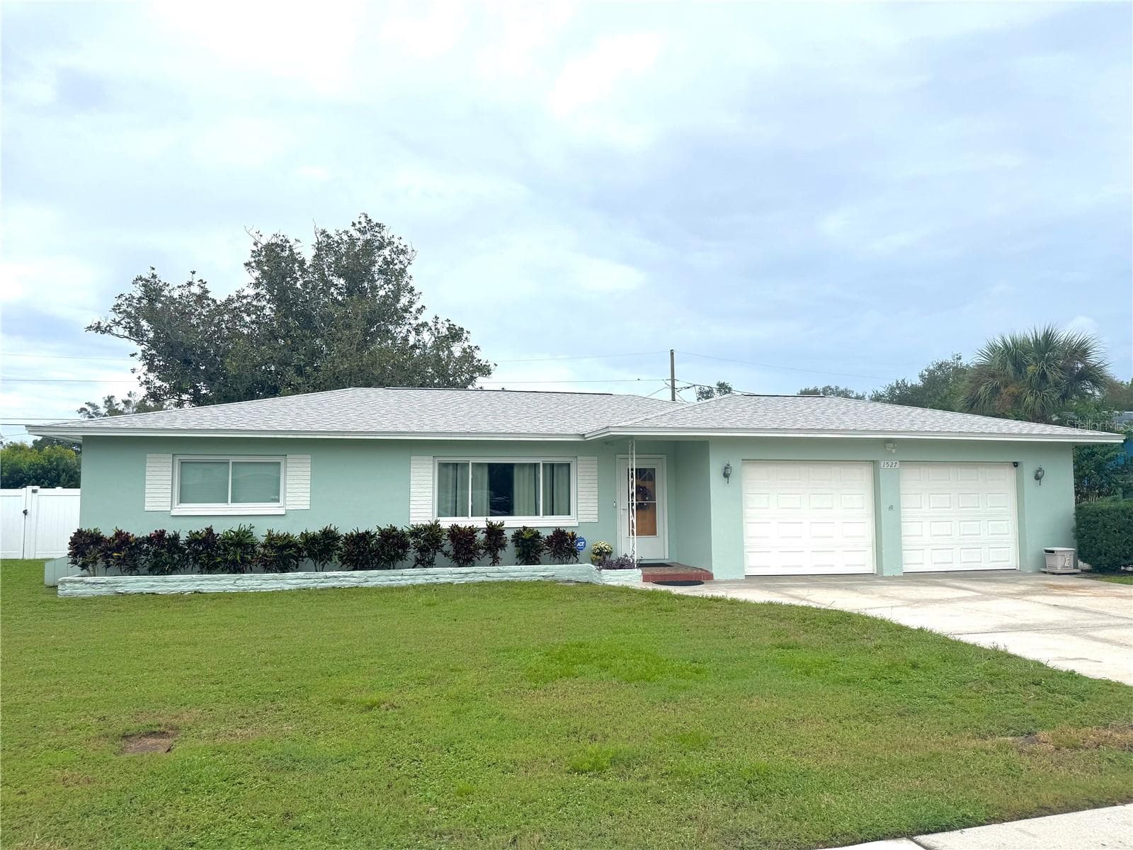 1527 LAKEVIEW RD