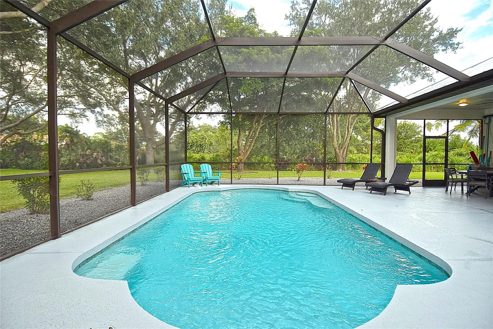 Pool overview - 8309 MISTY LAKE CIR, SARASOTA
