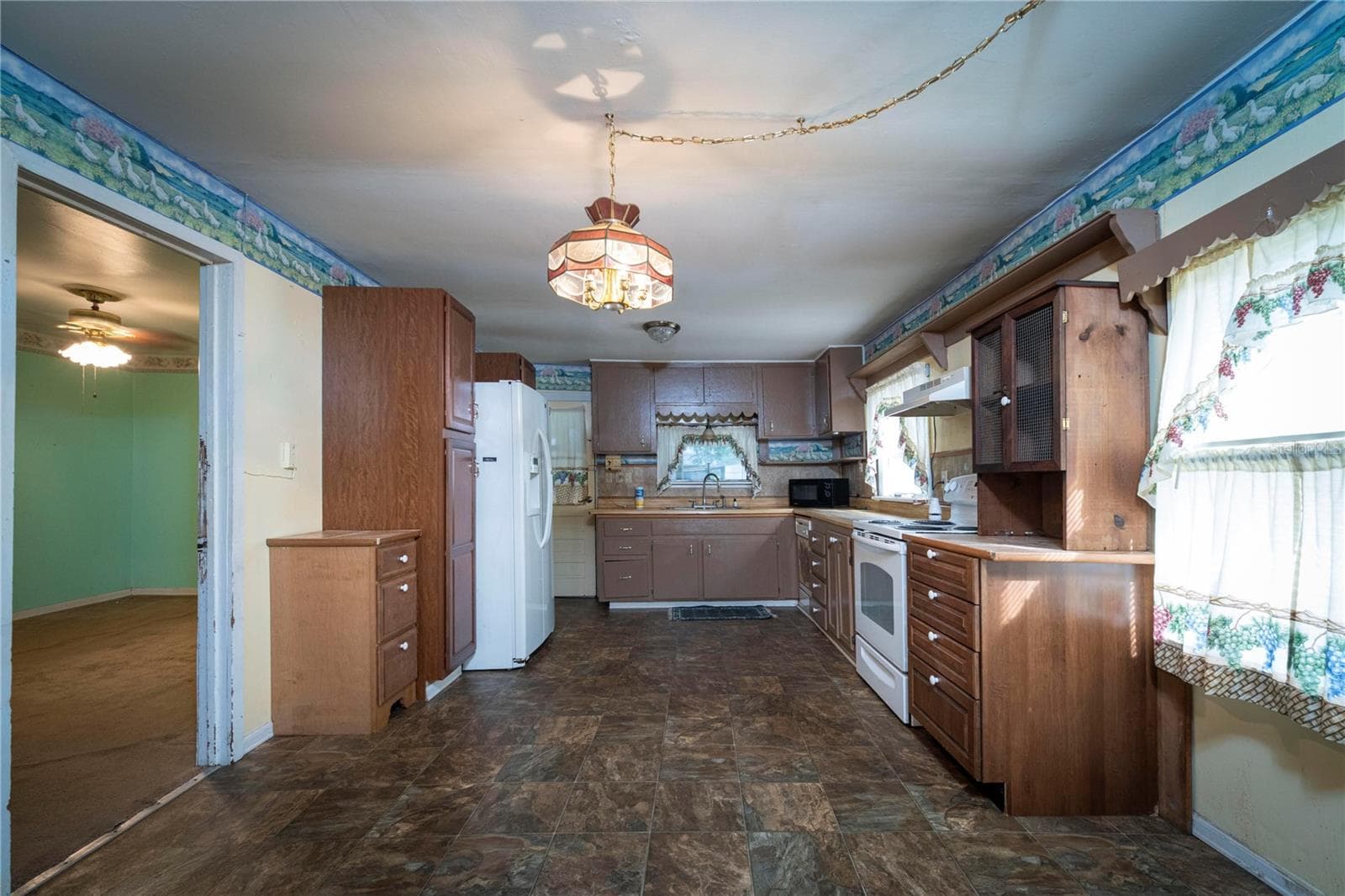 Kitchen with Dinette space - 3514 S 74TH ST, TAMPA