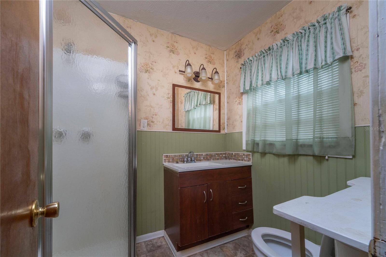Primary Bathroom - 3514 S 74TH ST, TAMPA