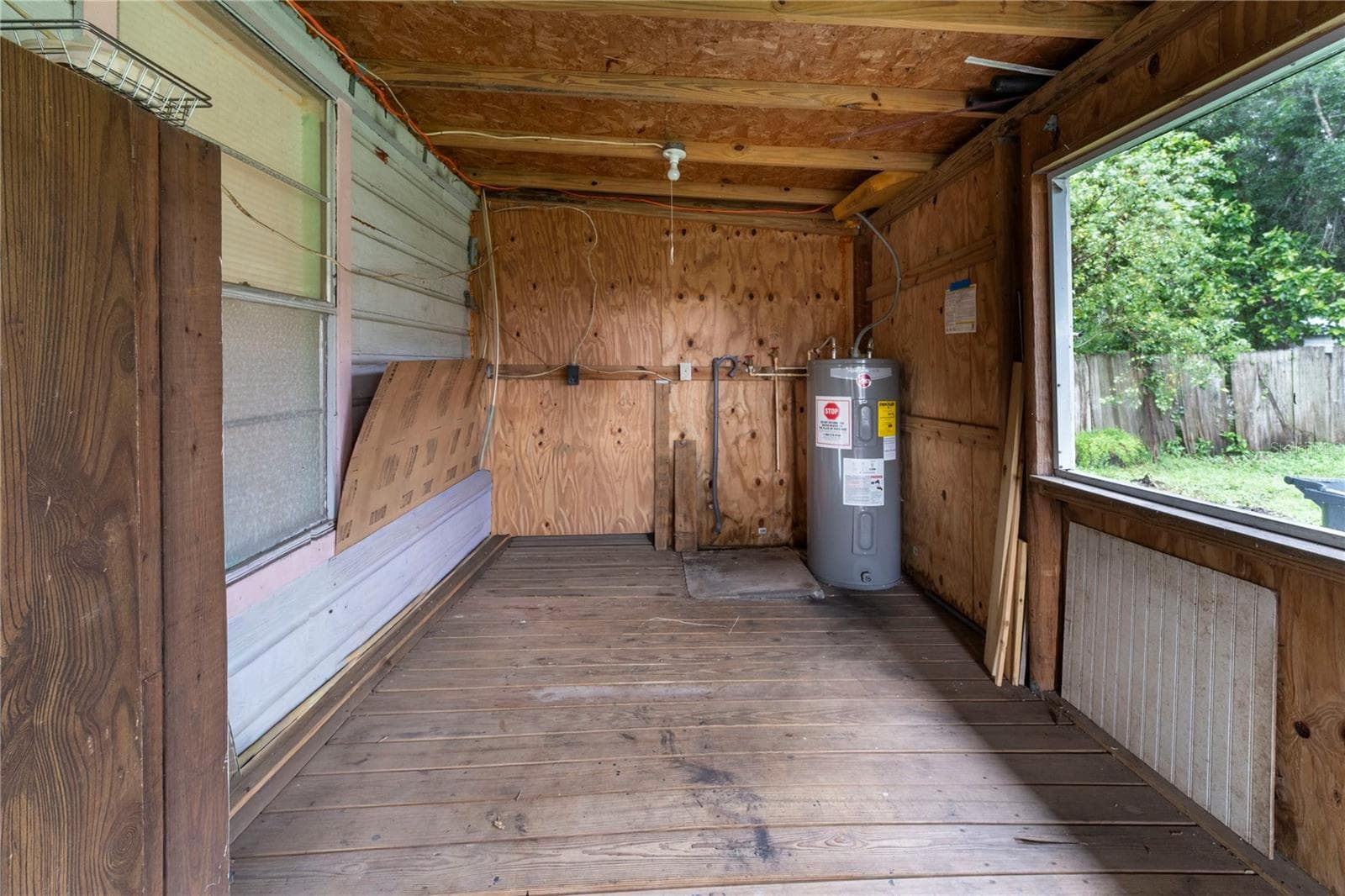 Back Porch with Washer and Dryer Hookups - 3514 S 74TH ST, TAMPA