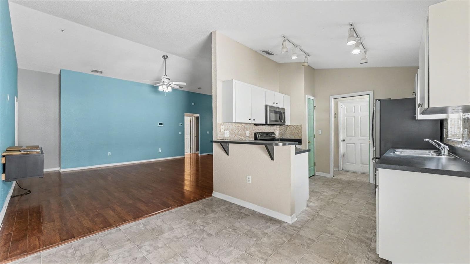 Single Family Residence at 1793 GREY FOX DR, LAKELAND, photo 7 of 39