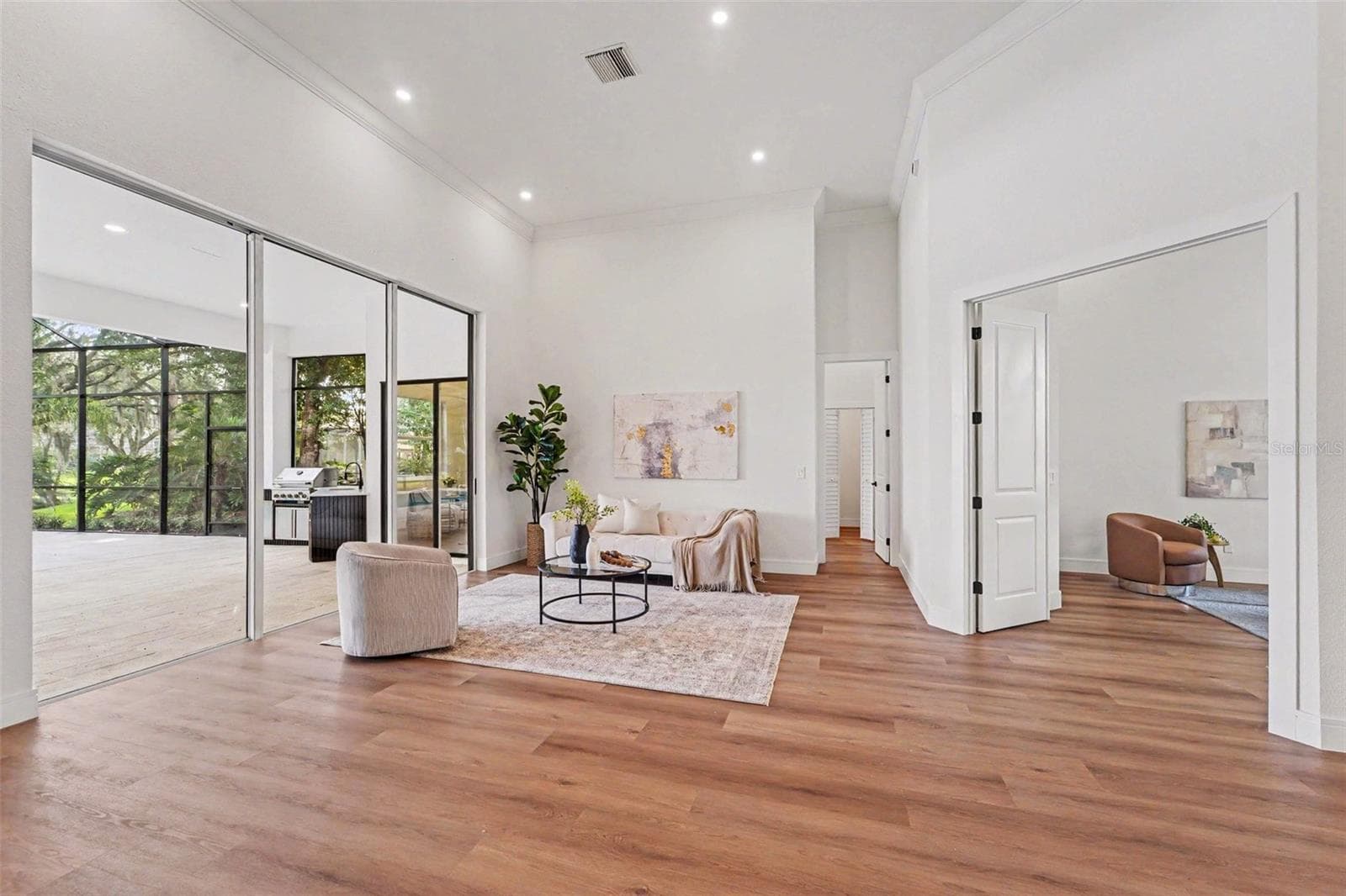 Living Room - 5021 WESLEY DR, TAMPA