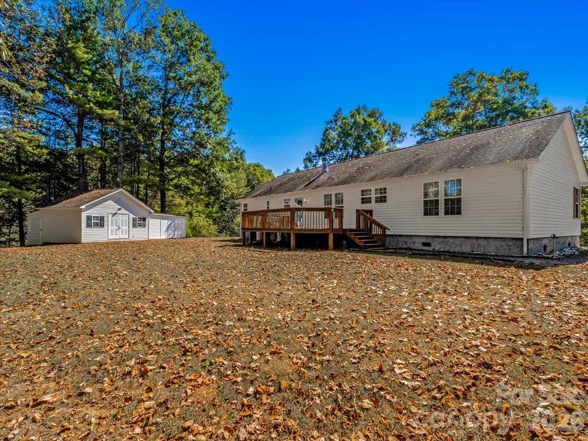 Single Family Residence at 59 Higher Ground Lane, Burnsville, photo 6 of 34