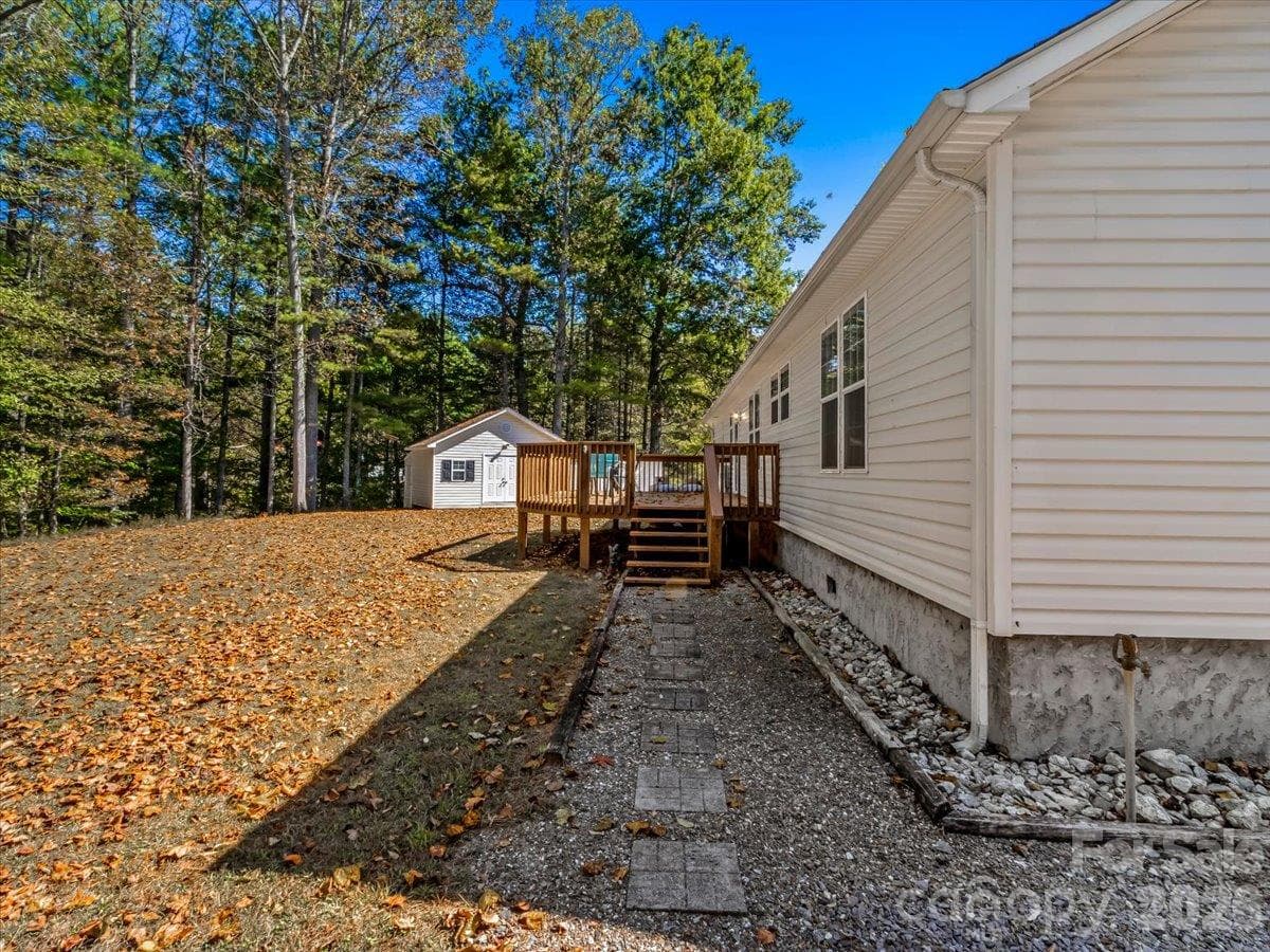Single Family Residence at 59 Higher Ground Lane, Burnsville, photo 10 of 34
