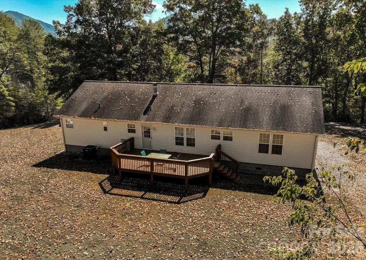 Single Family Residence at 59 Higher Ground Lane, Burnsville, photo 19 of 34