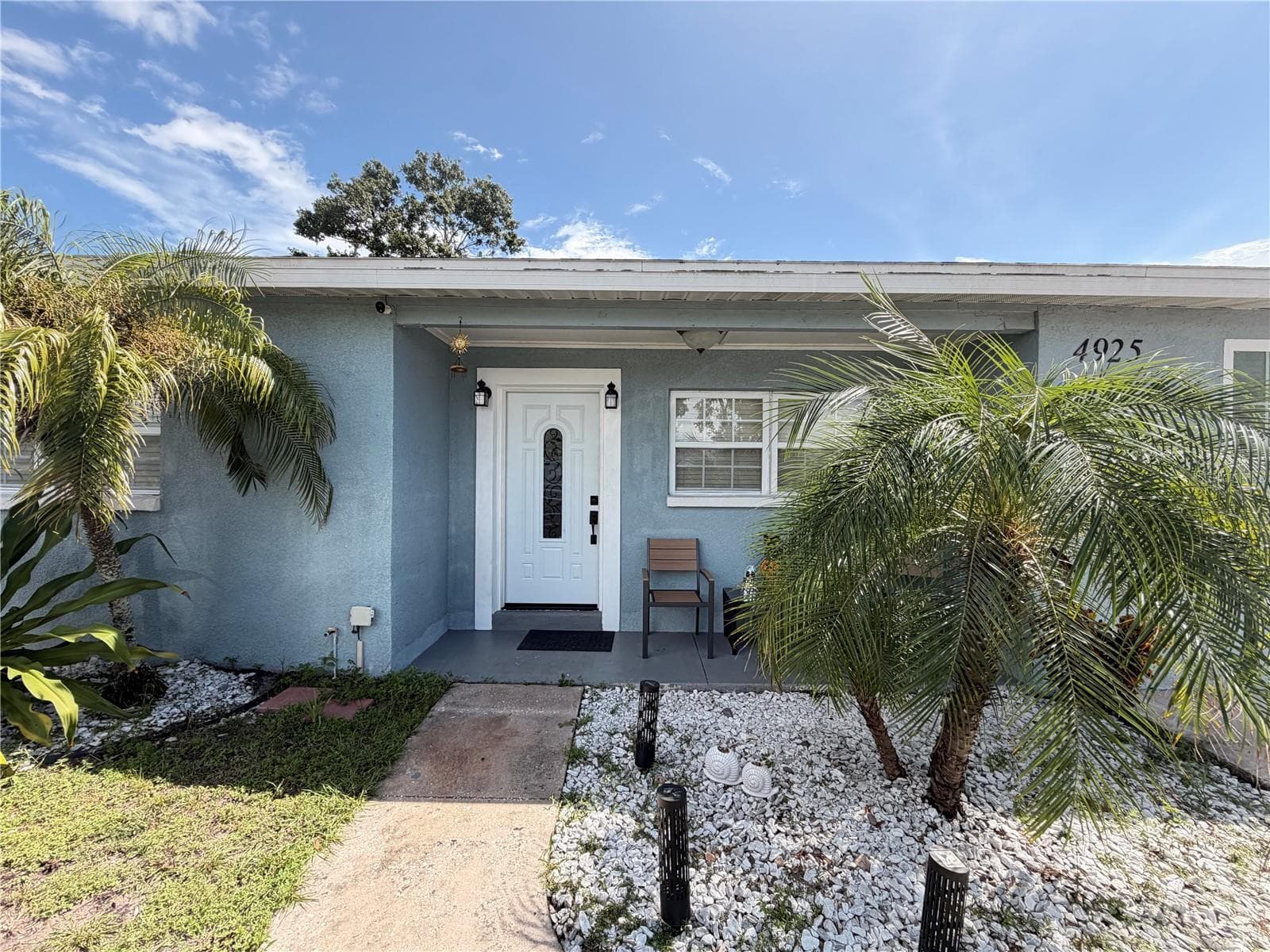 Single Family Residence at 4925 ELDORADO DR, TAMPA, photo 2 of 30