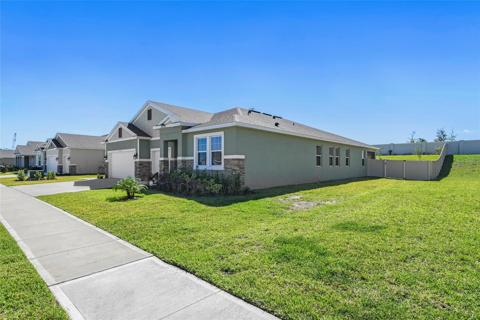 Single Family Residence at 17922 HITHER HILLS CIR, WINTER GARDEN, photo 2 of 55