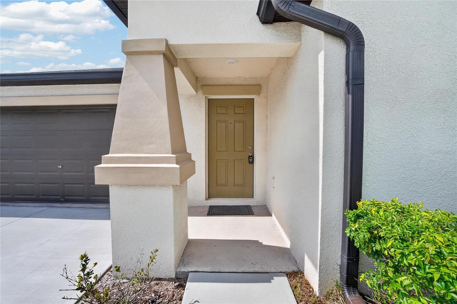 Single Family Residence at 5487 BLUE AZURE DR, WIMAUMA, photo 4 of 60