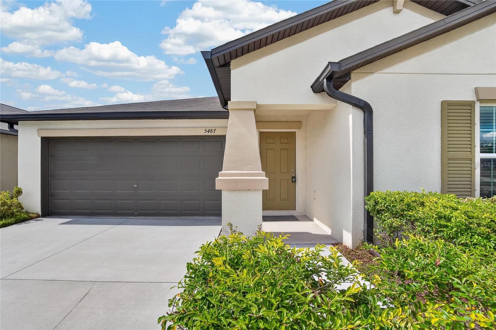 Single Family Residence at 5487 BLUE AZURE DR, WIMAUMA, photo 5 of 60