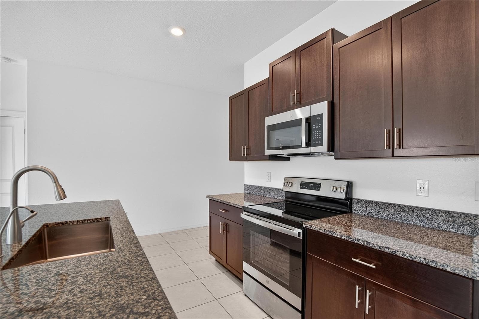 Single Family Residence at 5487 BLUE AZURE DR, WIMAUMA, photo 13 of 60