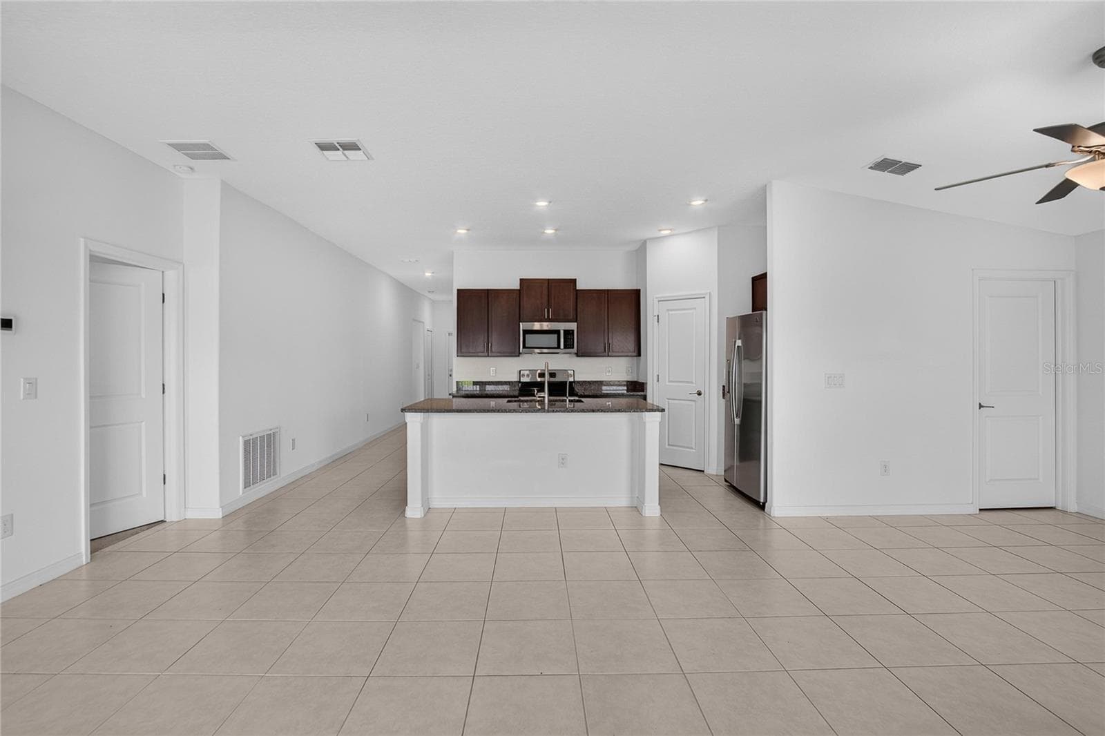 Single Family Residence at 5487 BLUE AZURE DR, WIMAUMA, photo 15 of 60