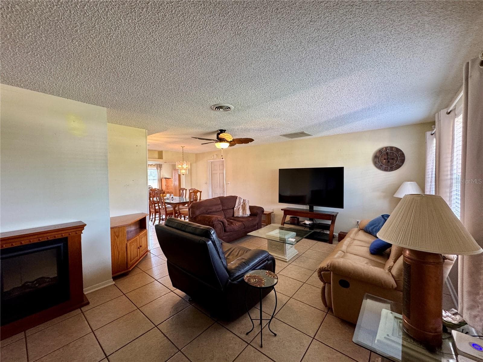 LIVING ROOM - 11424 80TH AVE, SEMINOLE