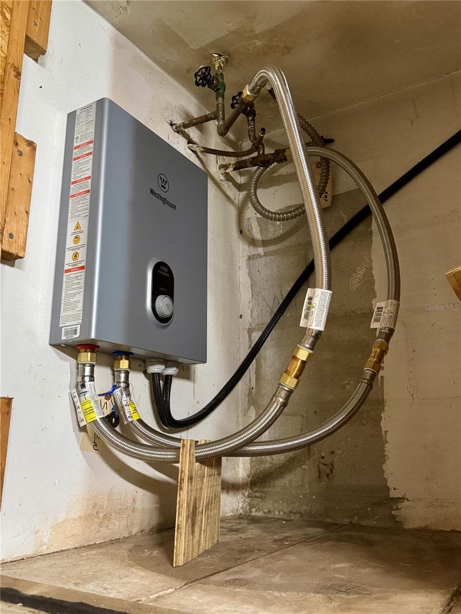 TANKLESS WATER HEATER - 11424 80TH AVE, SEMINOLE