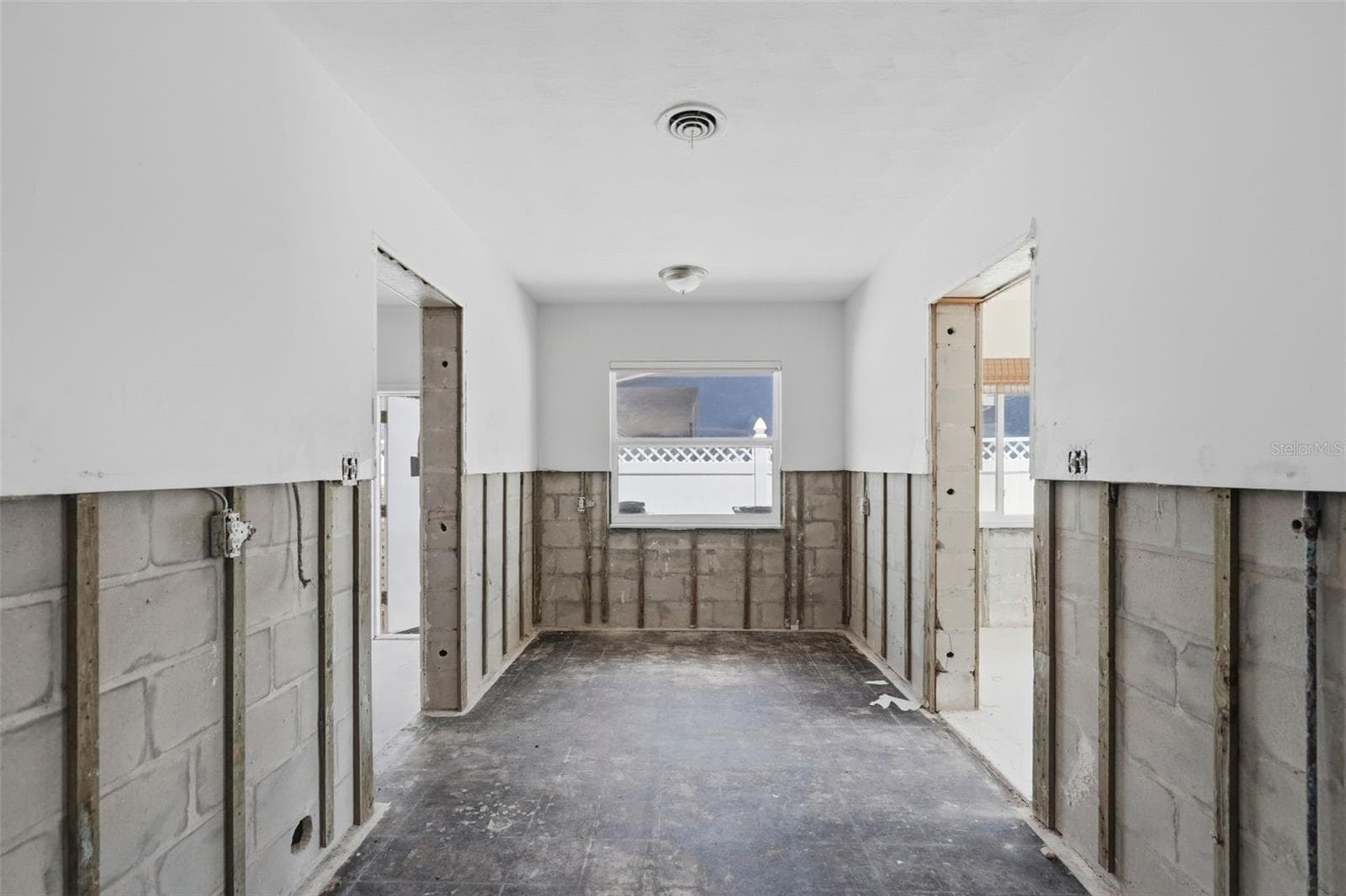 Single Family Residence at 12525 4TH ST E, TREASURE ISLAND, photo 6 of 37
