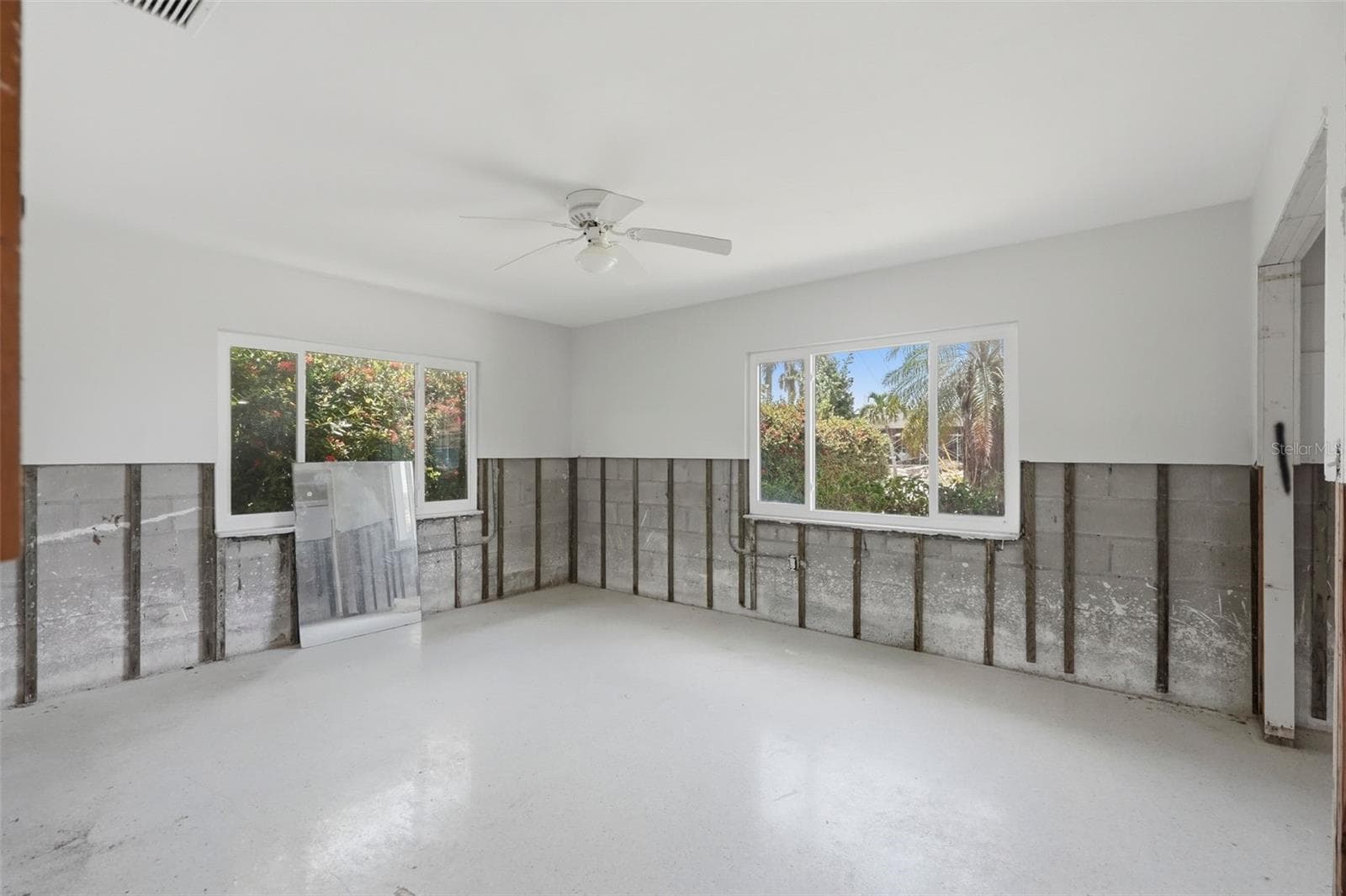 Single Family Residence at 12525 4TH ST E, TREASURE ISLAND, photo 9 of 37