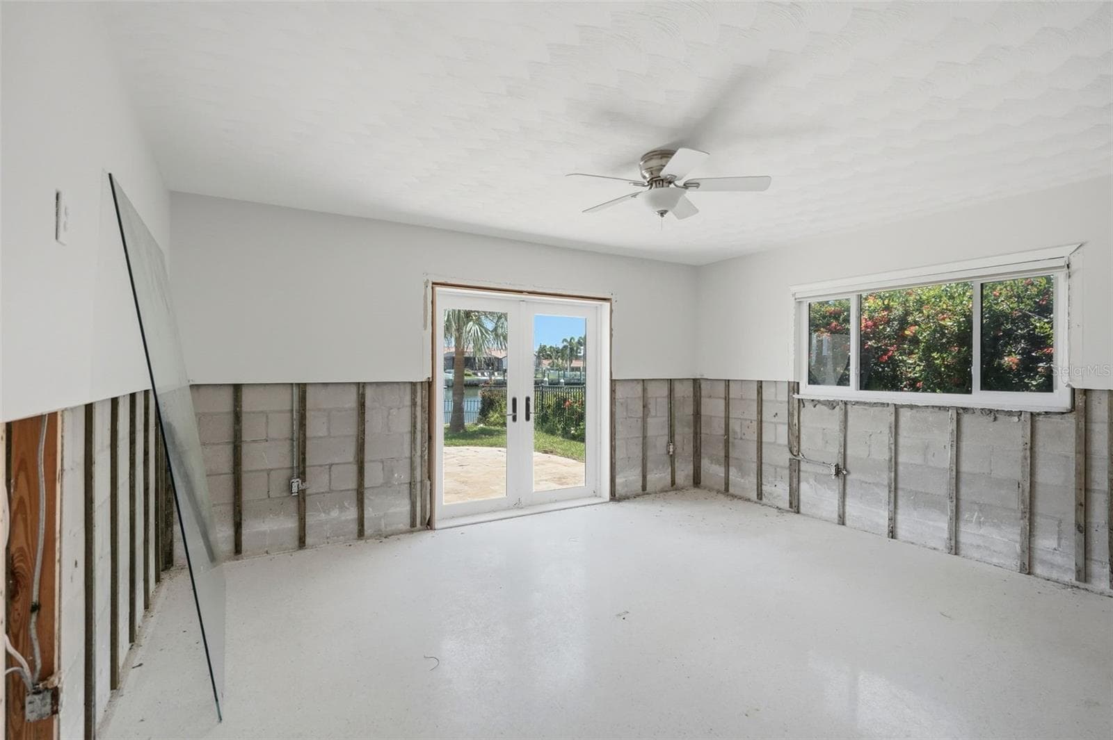Single Family Residence at 12525 4TH ST E, TREASURE ISLAND, photo 10 of 37