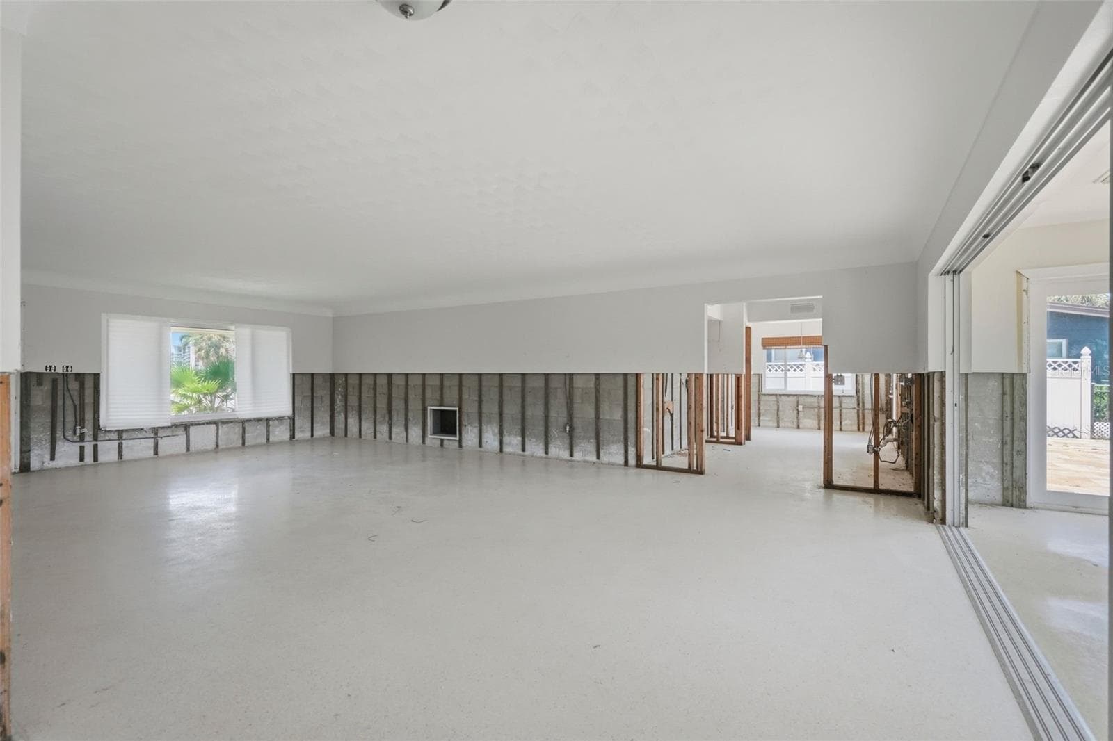 Single Family Residence at 12525 4TH ST E, TREASURE ISLAND, photo 14 of 37