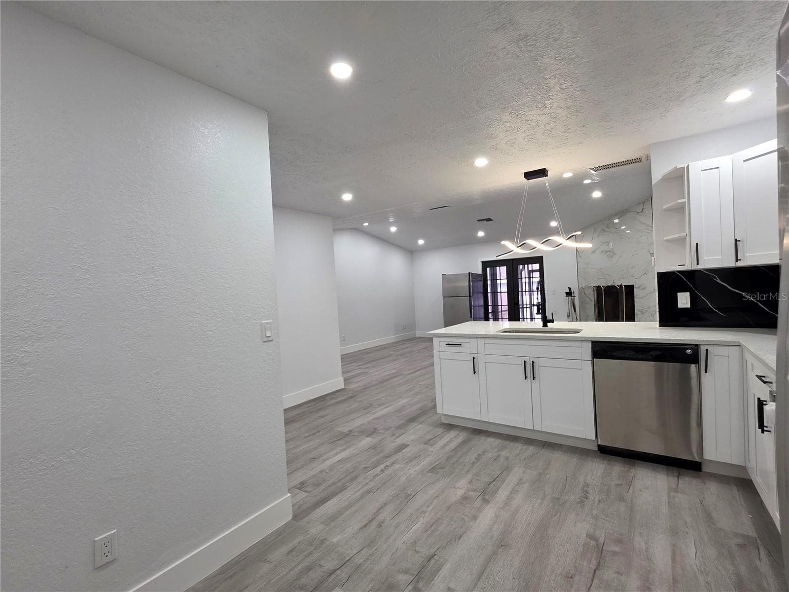 Single Family Residence at 5044 ROANOKE DR, HOLIDAY, photo 5 of 20