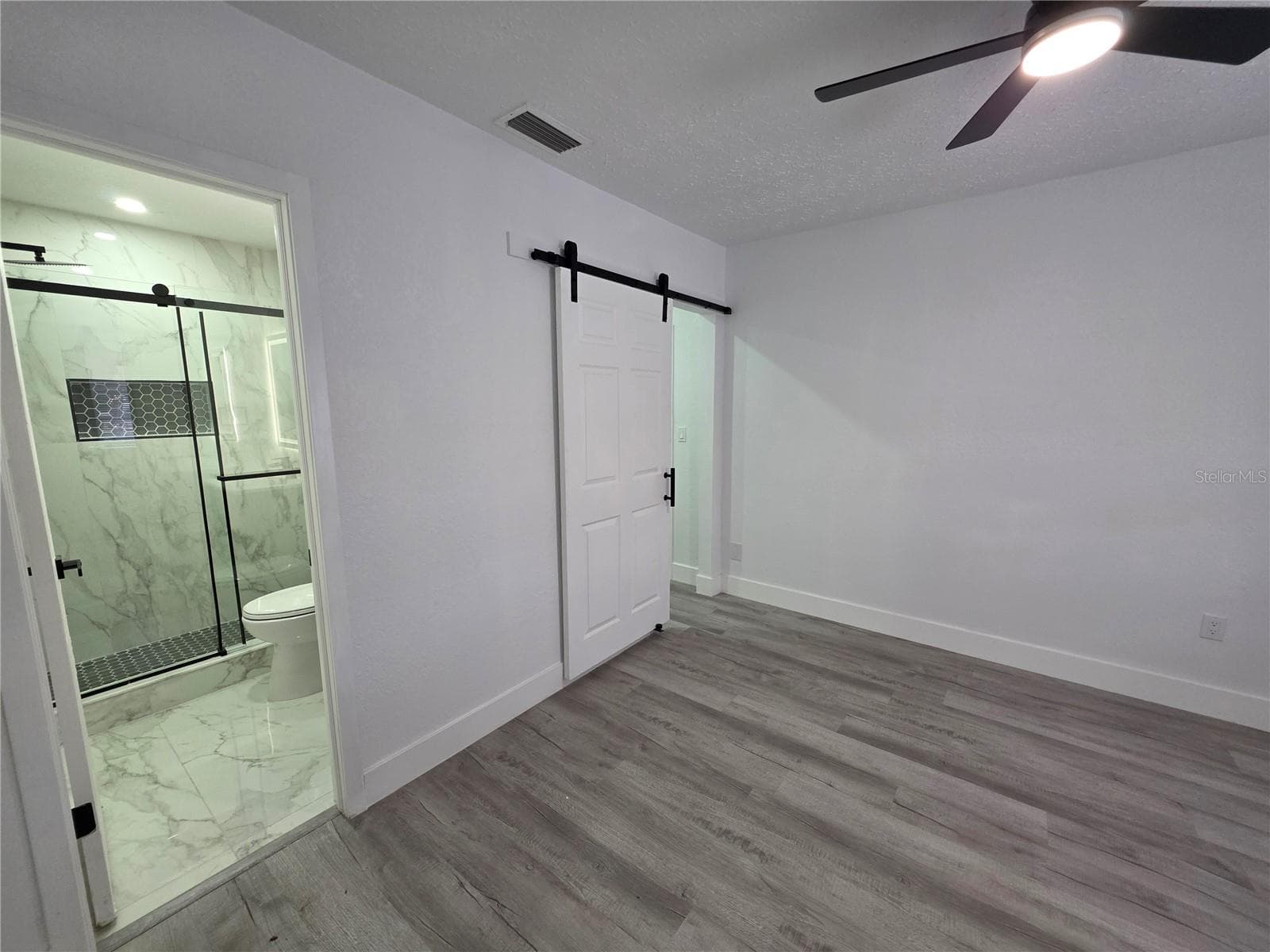Single Family Residence at 5044 ROANOKE DR, HOLIDAY, photo 7 of 20