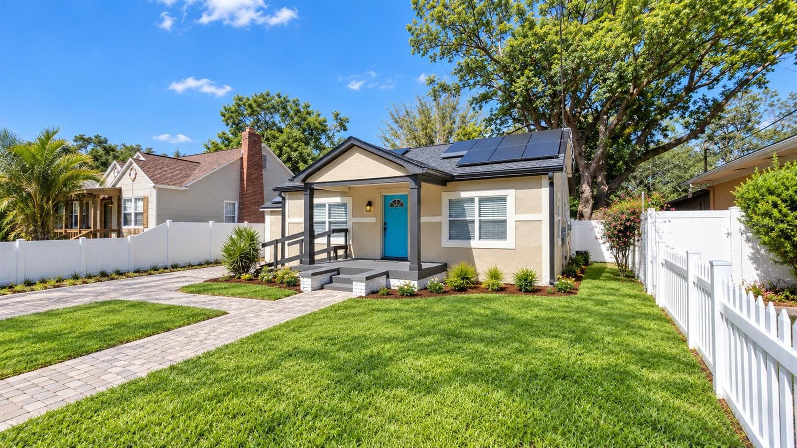 Front- Right View - 936 E SHADOWLAWN AVE, TAMPA