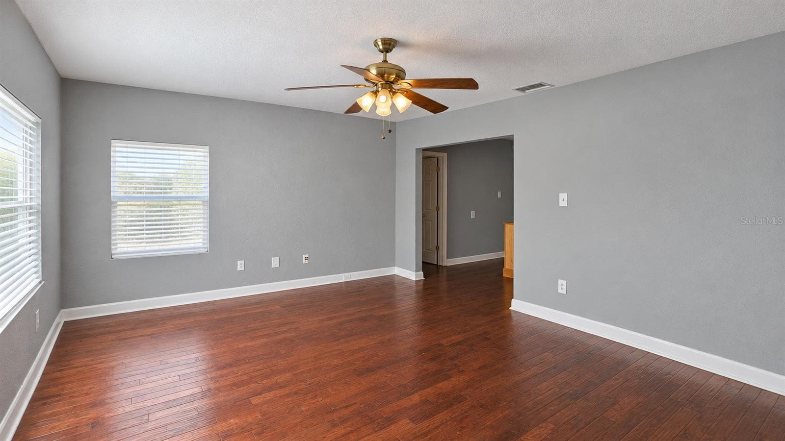 Living Room-A - 936 E SHADOWLAWN AVE, TAMPA