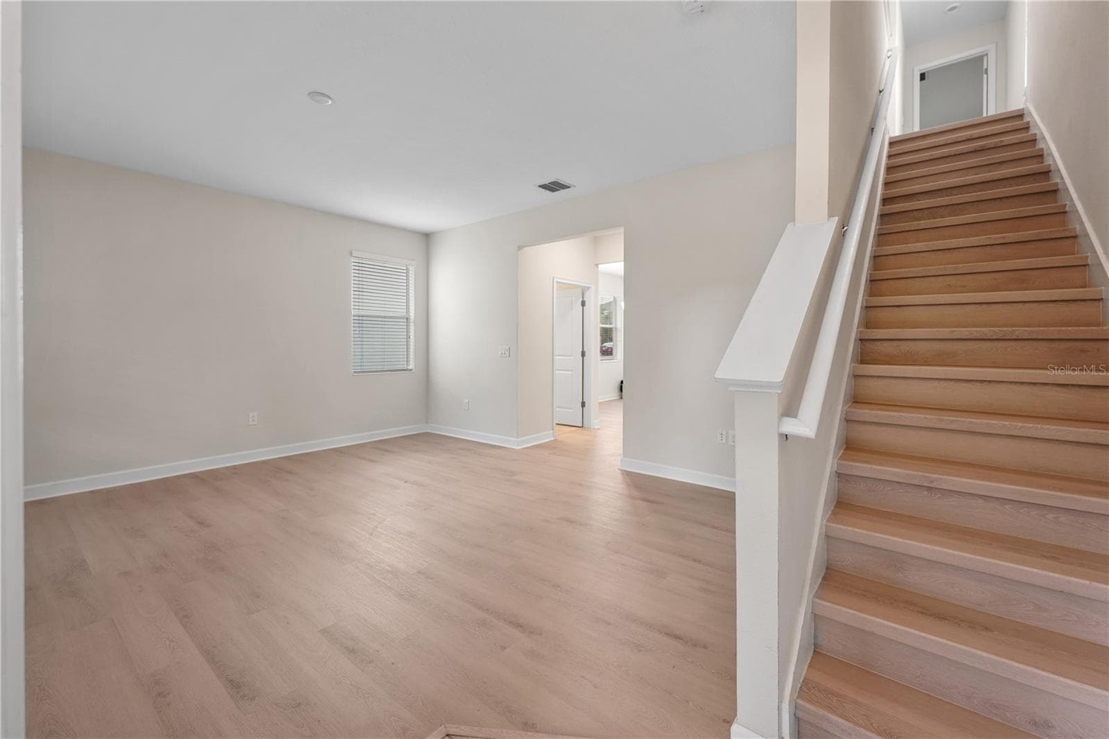 Single Family Residence at 9875 PECAN HICKORY WAY, ORLANDO, photo 5 of 41
