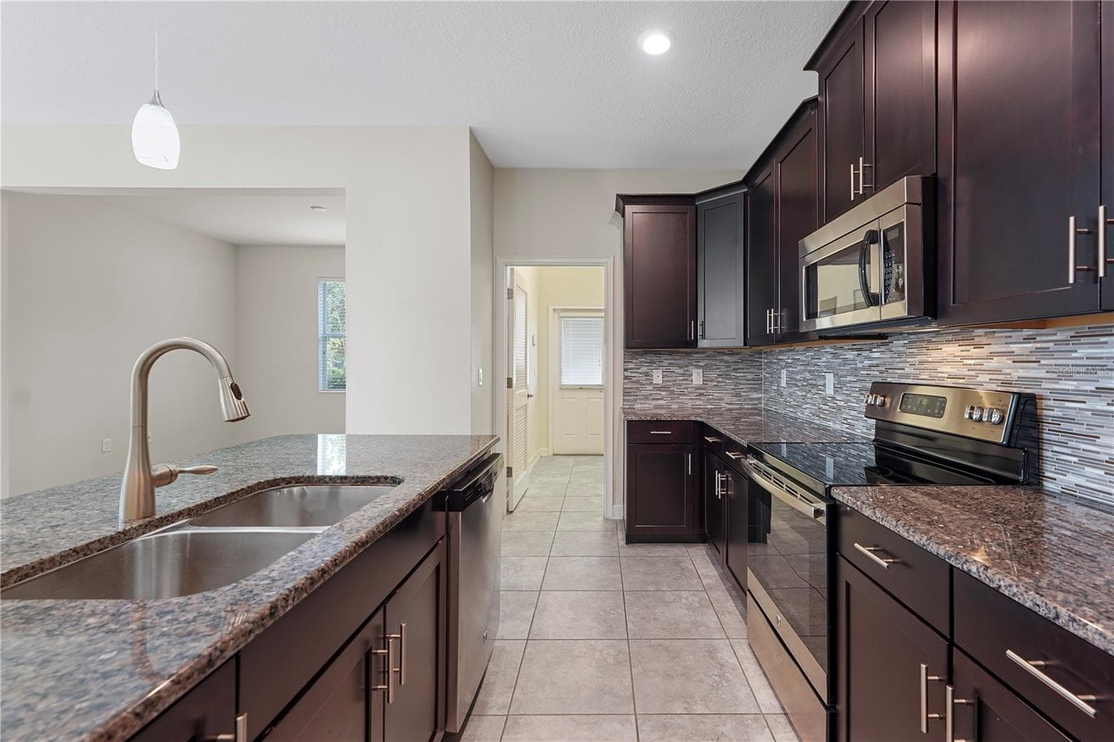 Single Family Residence at 9875 PECAN HICKORY WAY, ORLANDO, photo 11 of 41