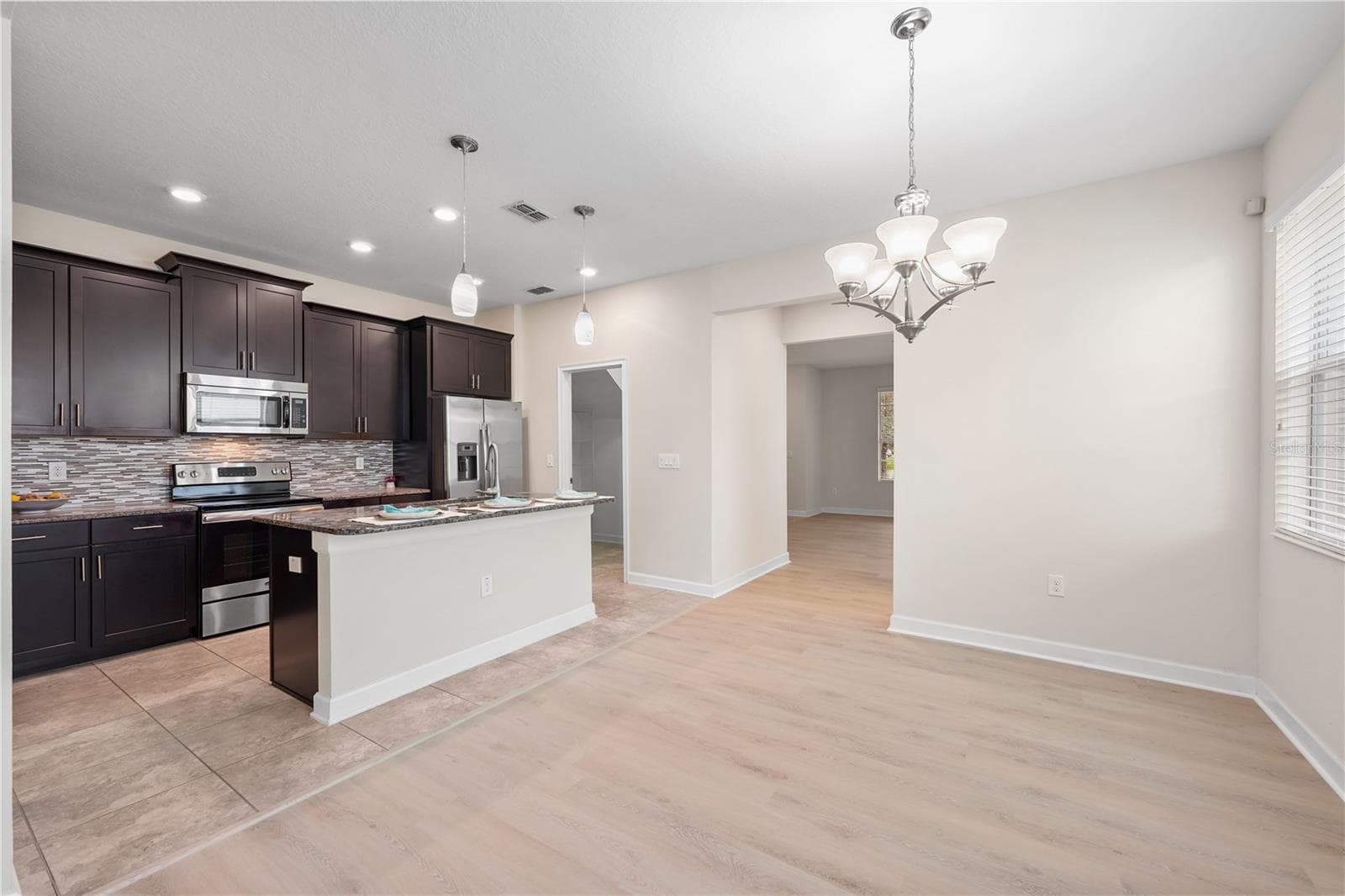 Single Family Residence at 9875 PECAN HICKORY WAY, ORLANDO, photo 12 of 41