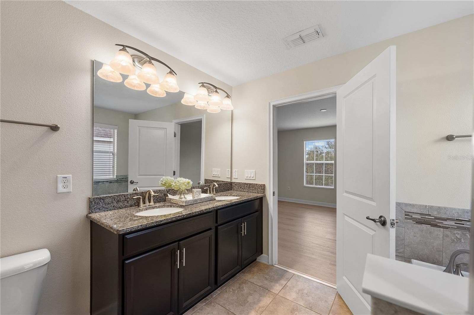 Single Family Residence at 9875 PECAN HICKORY WAY, ORLANDO, photo 31 of 41