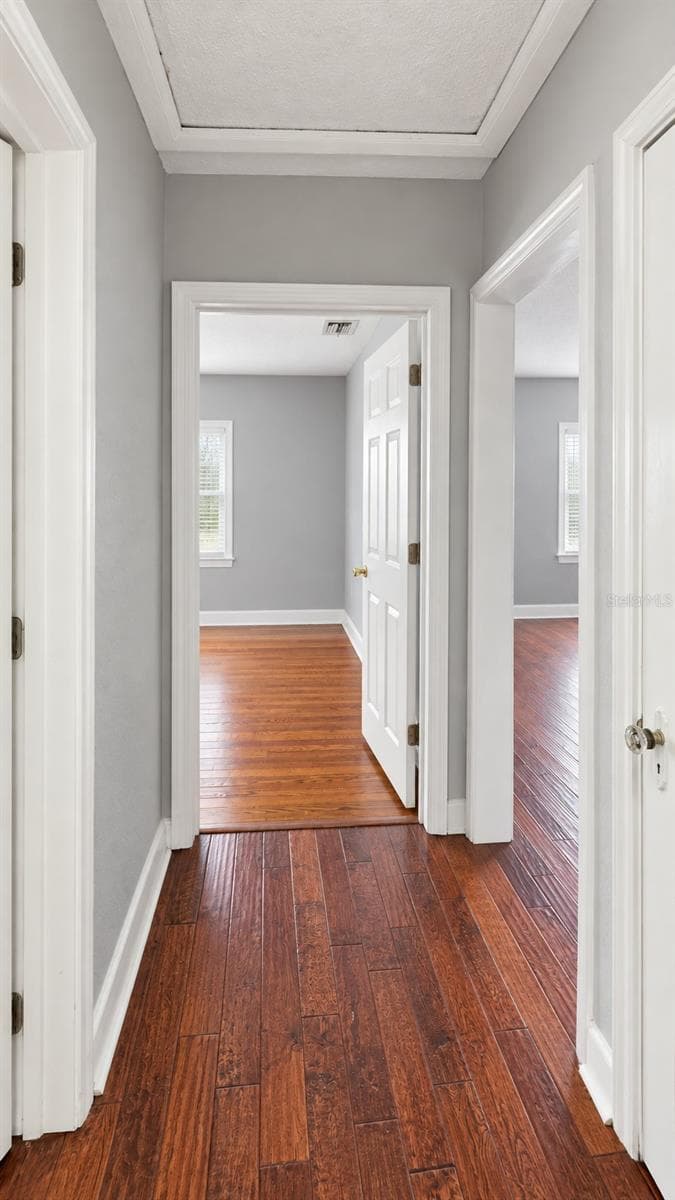 Bedroom Hallway - 936 E SHADOWLAWN AVE, TAMPA