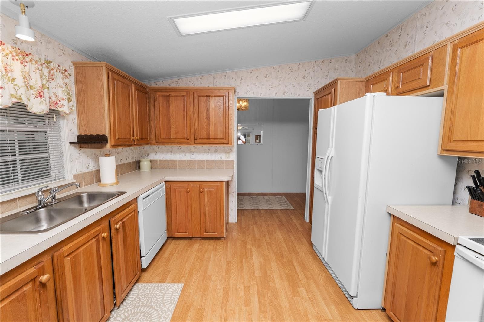 Manufactured Home at LAKELAND, photo 8 of 46