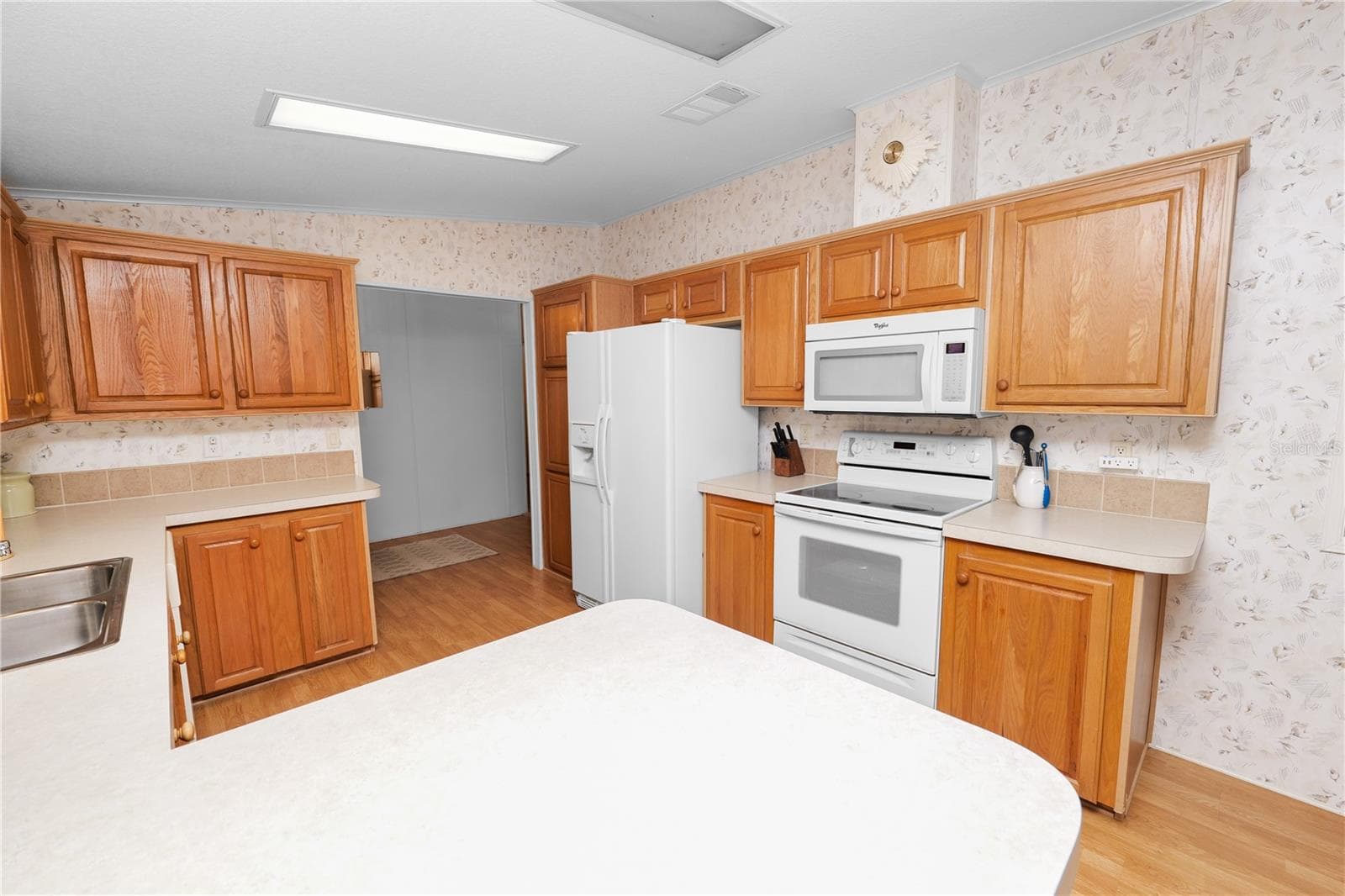 Manufactured Home at LAKELAND, photo 11 of 46