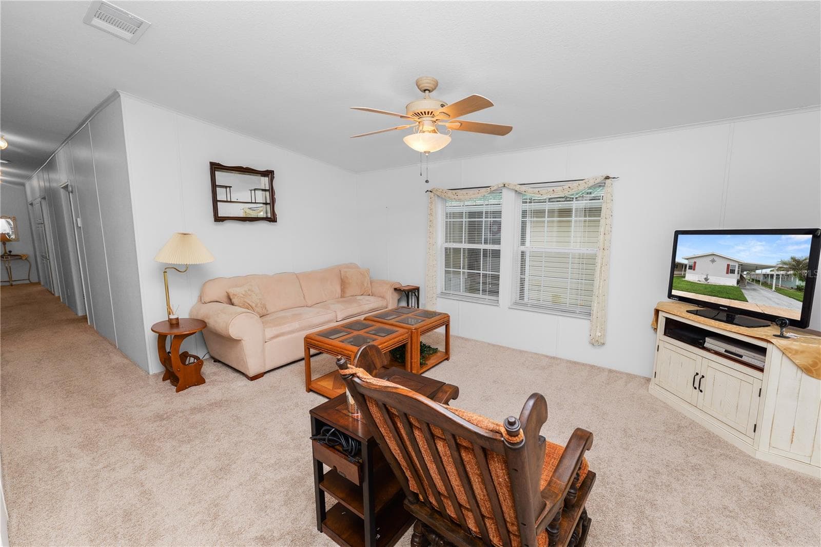 Manufactured Home at LAKELAND, photo 15 of 46