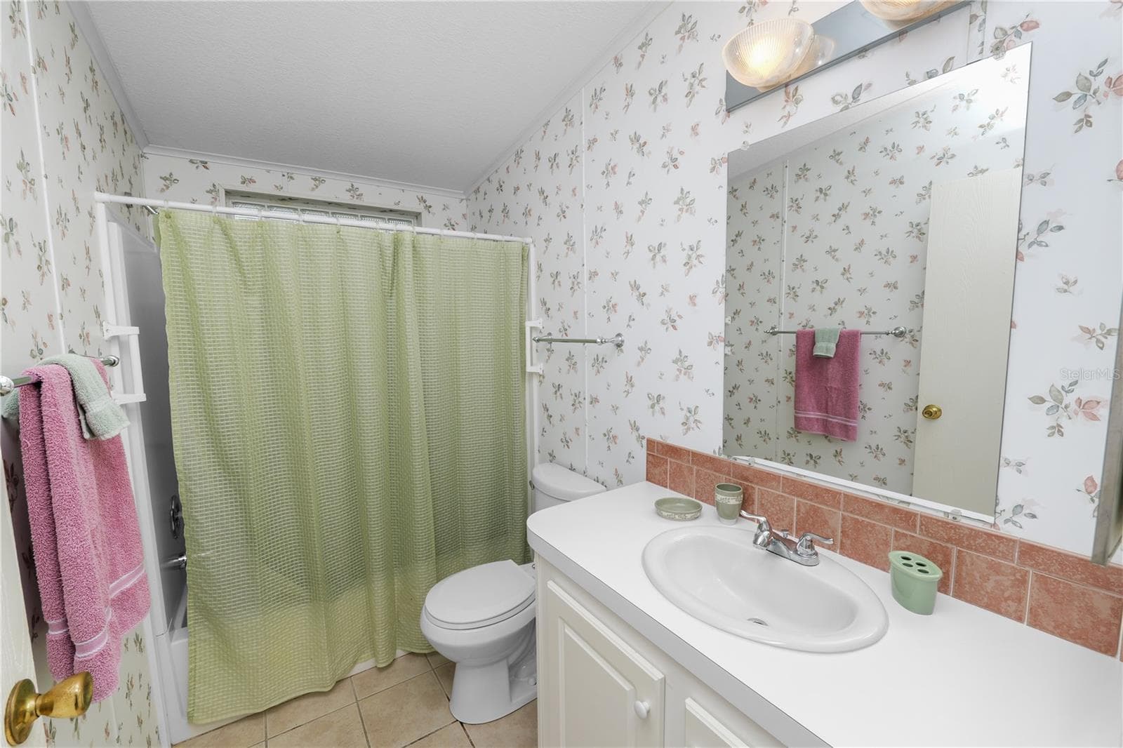Manufactured Home at LAKELAND, photo 31 of 46