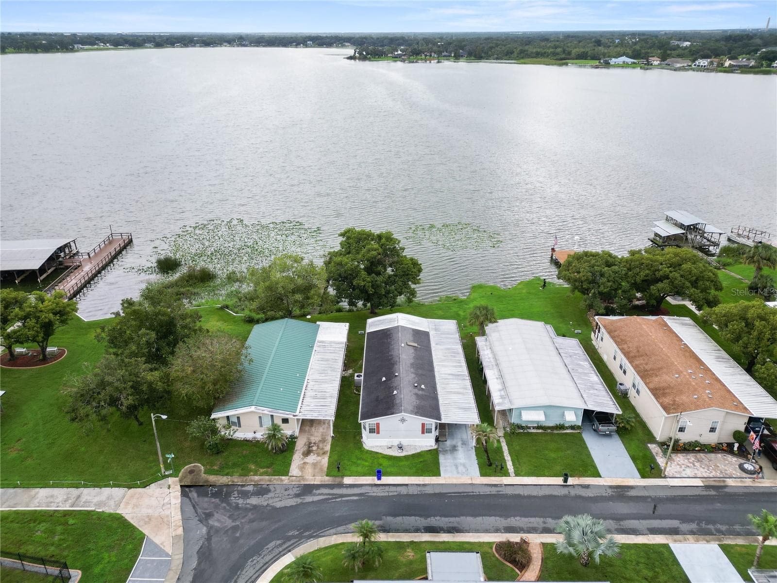 Manufactured Home at LAKELAND, photo 38 of 46