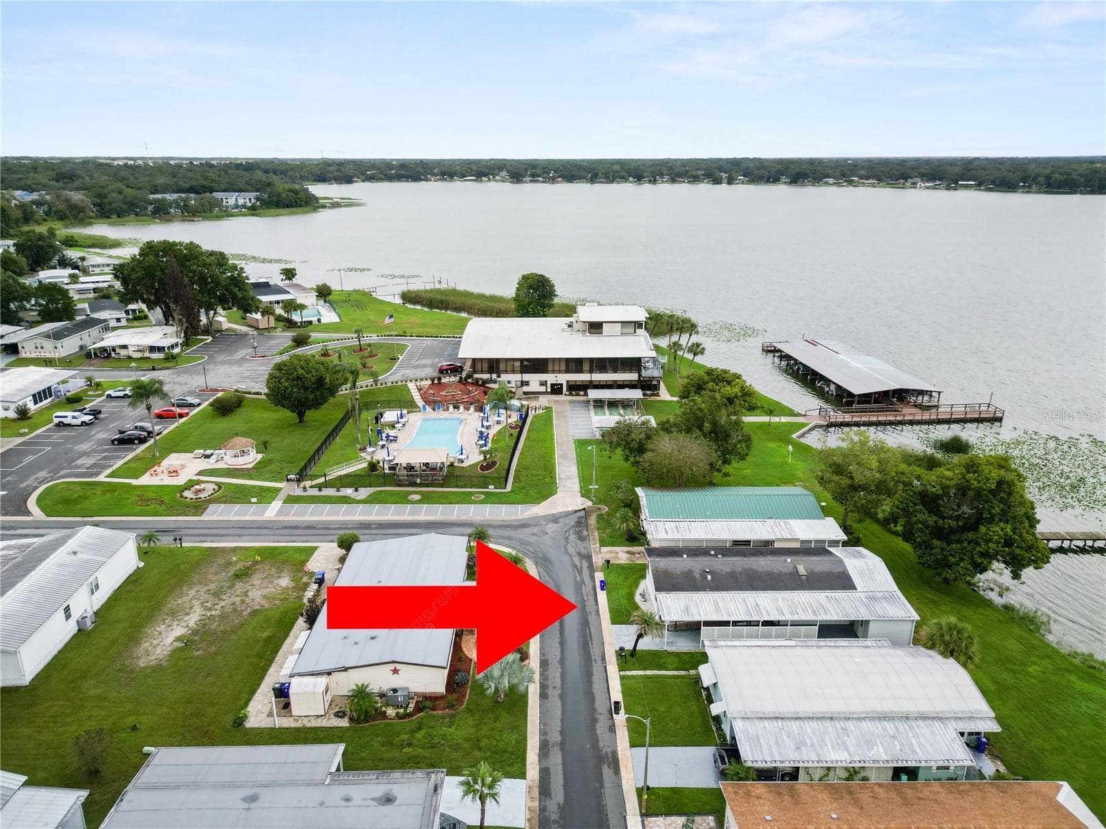 Manufactured Home at LAKELAND, photo 41 of 46
