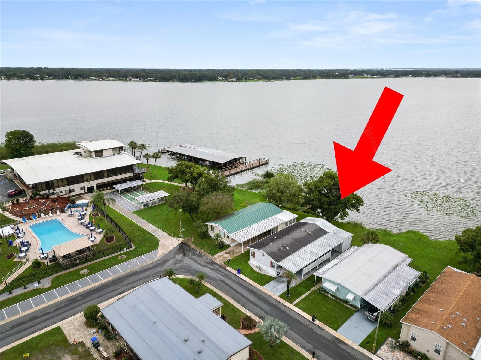 Manufactured Home at LAKELAND, photo 43 of 46