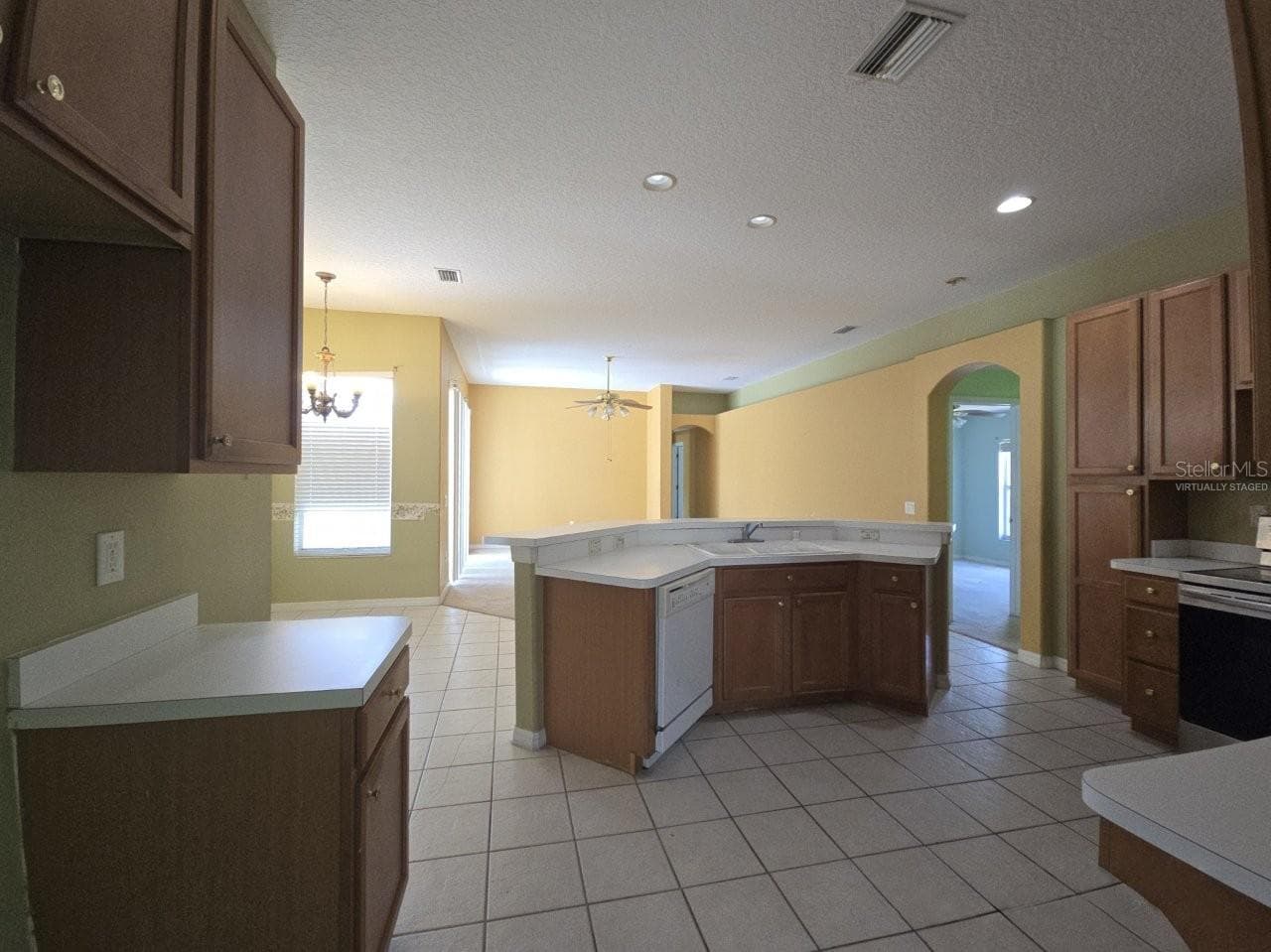 Virtually Staged - 4106 BALINGTON DR, VALRICO