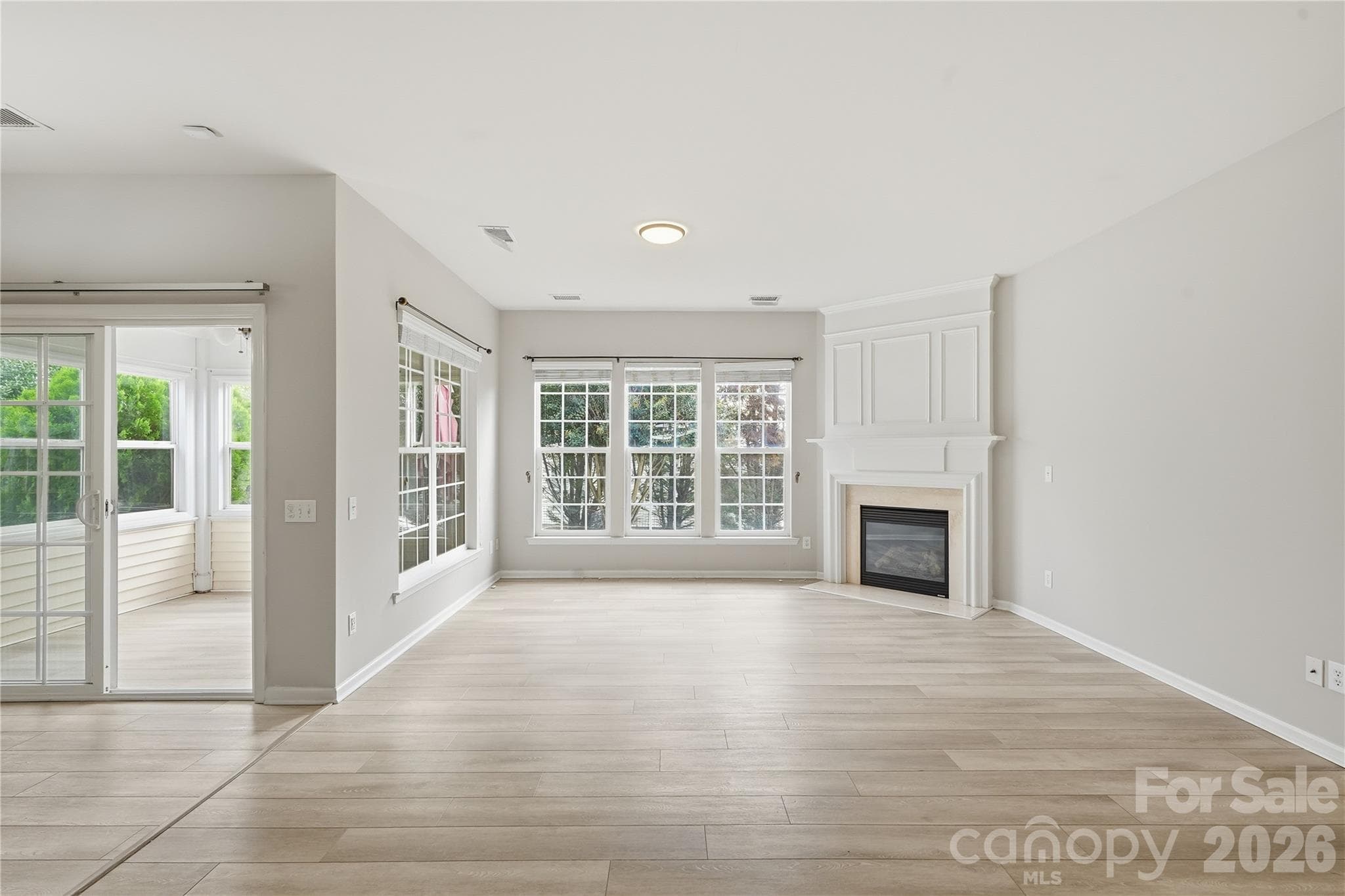 Single Family Residence at 12409 Bobhouse Drive, Charlotte, photo 4 of 43