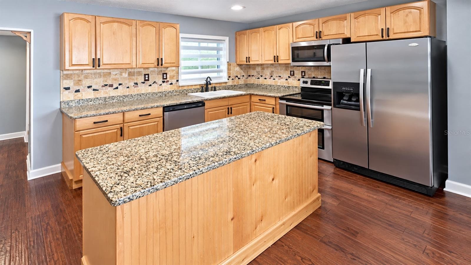 Kitchen A - 936 E SHADOWLAWN AVE, TAMPA
