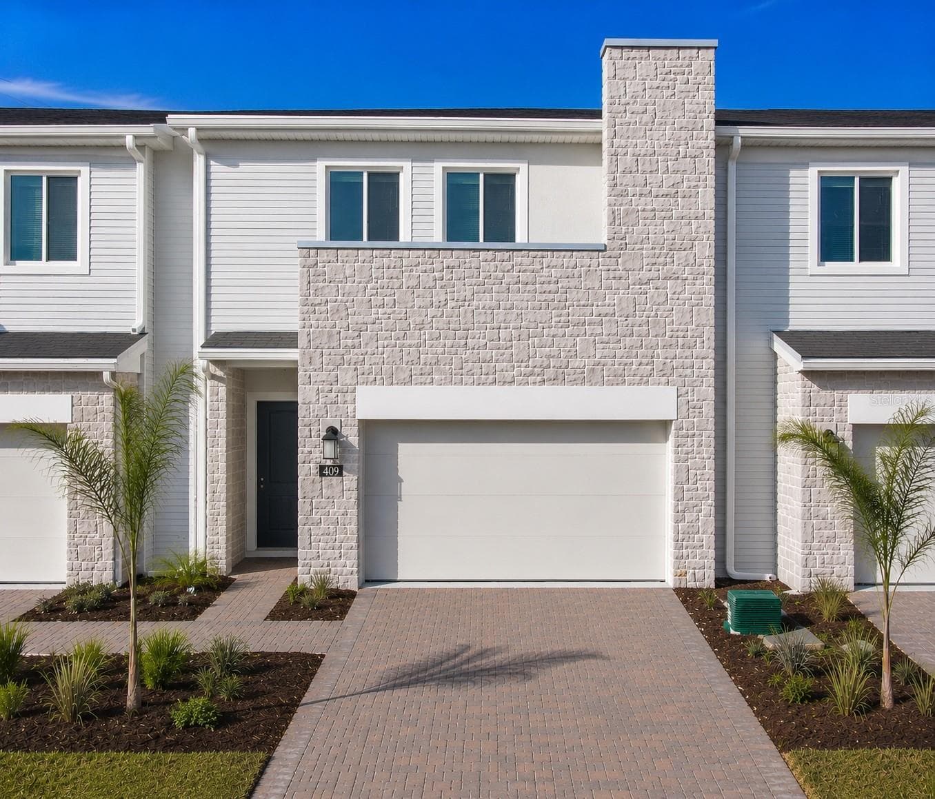 Front Exterior – Additional View - 409 BOGEY DR, DAVENPORT