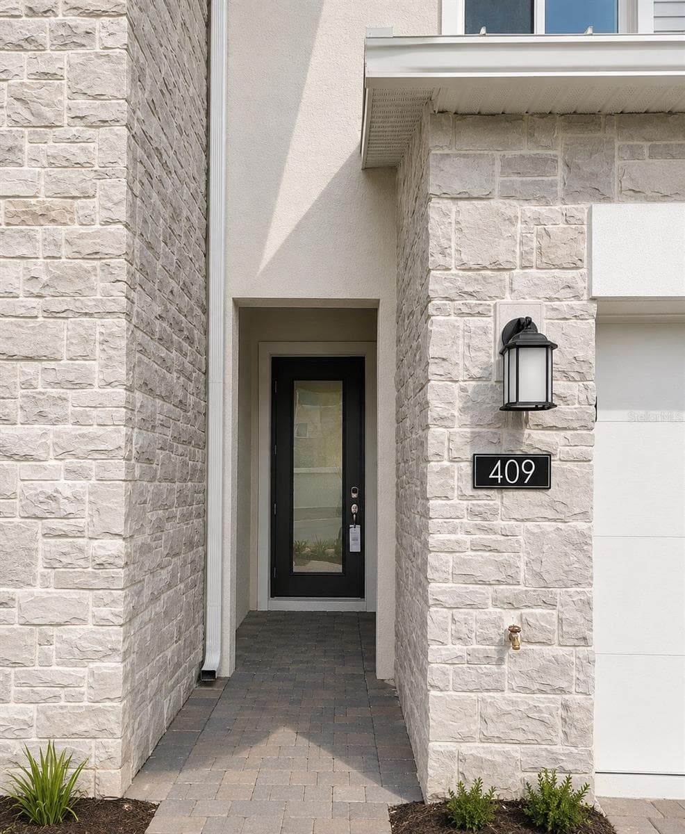 Front Entrance - 409 BOGEY DR, DAVENPORT