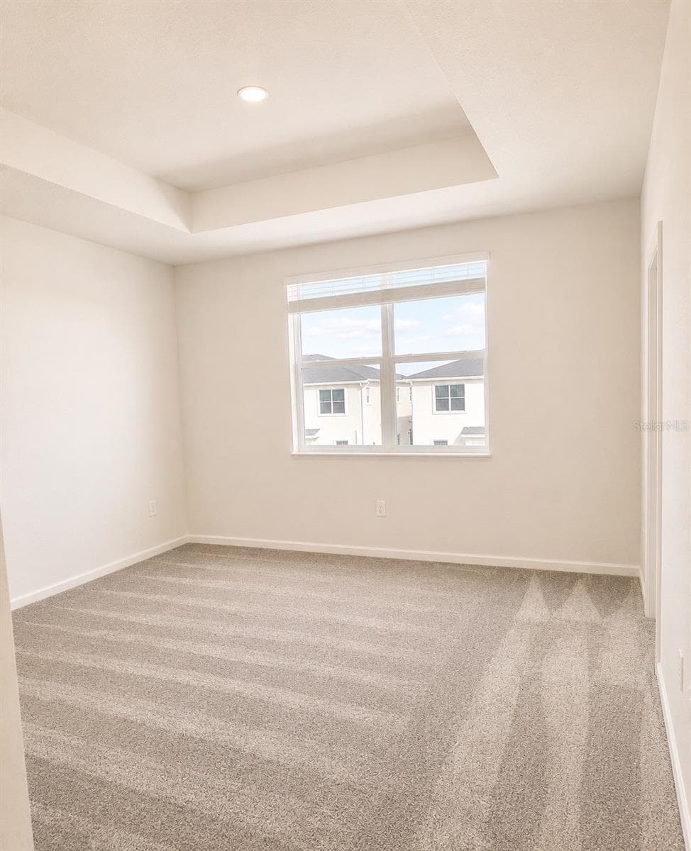 Spacious Primary Bedroom - 409 BOGEY DR, DAVENPORT