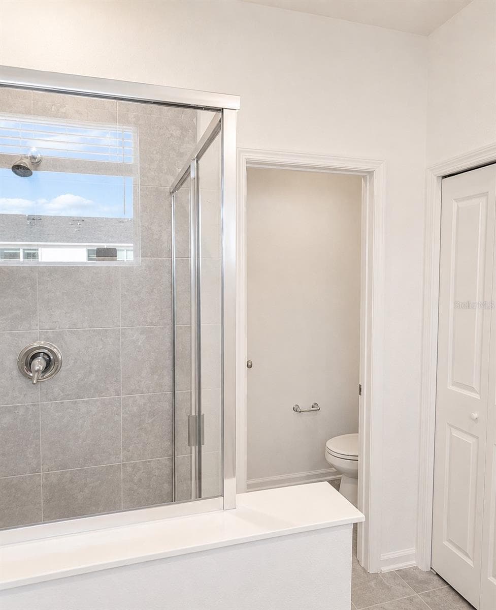 Bathroom with Shower - 409 BOGEY DR, DAVENPORT