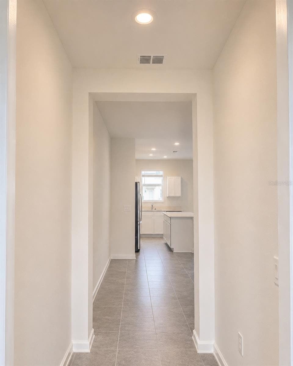 Interior Hallway - 409 BOGEY DR, DAVENPORT