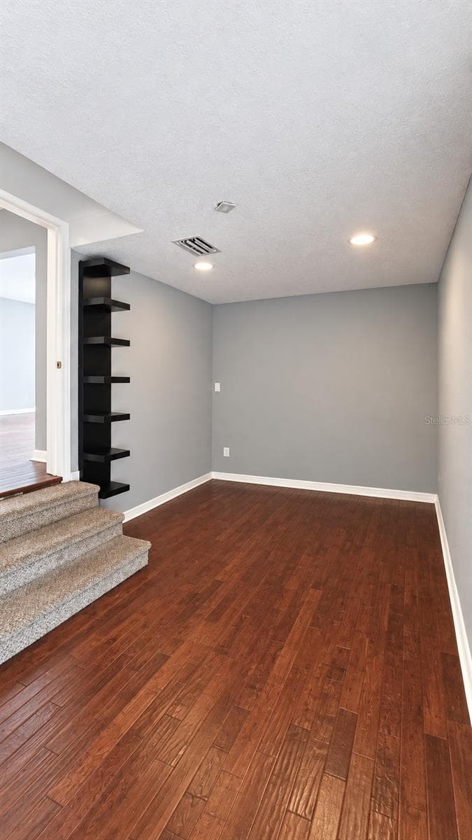 Entertainment Room-C - 936 E SHADOWLAWN AVE, TAMPA